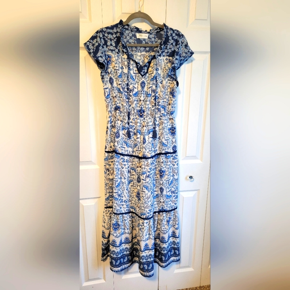 Tinsel flutter sleeve maxi size Petite Medium PM
